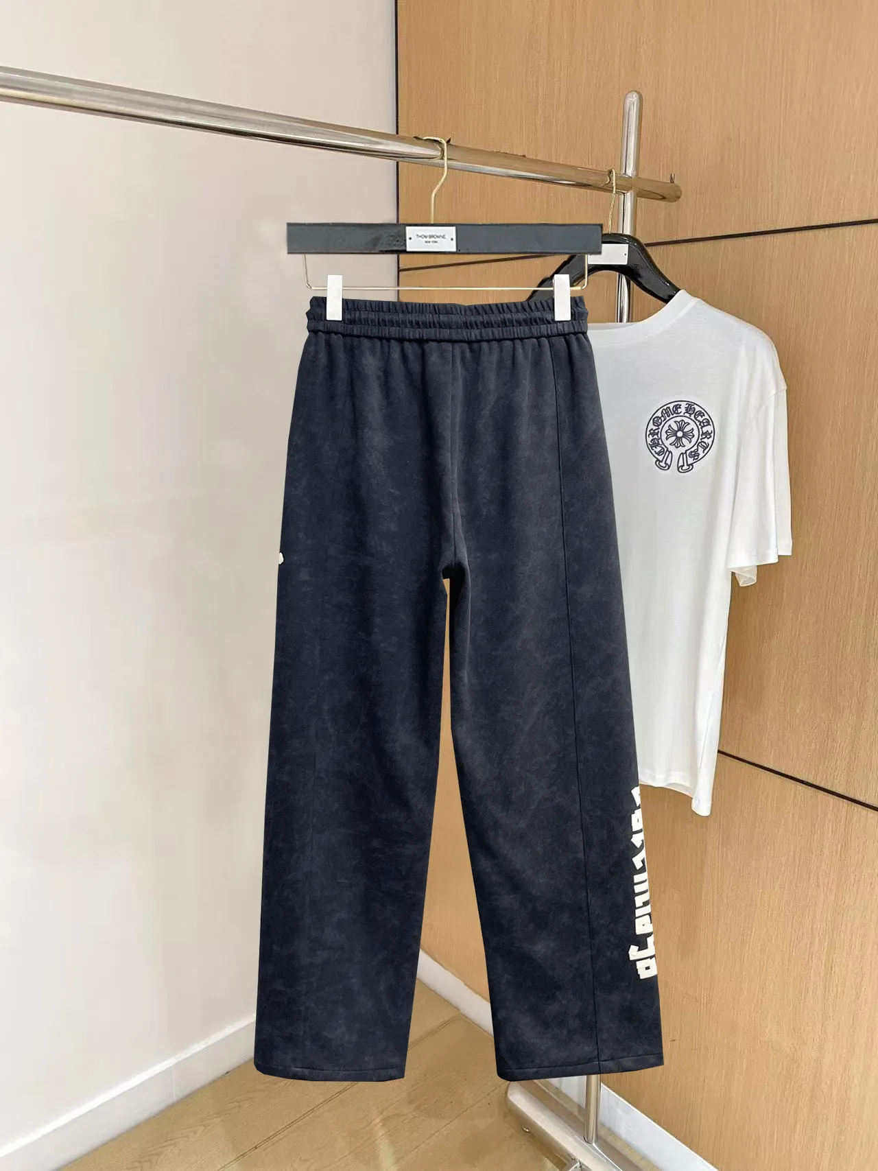 Balenciaga 🆕2026 Autumn and Winter New Arrival trousers and casual pants🎁 are on sale simultaneously on the official website. Brand Classic LOGO casual pants, customized fabrics, excellent comfort and strong touch. Highly recognisable, perfect appearance and craftsmanship. Size:M-3XL